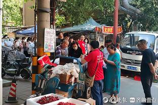 不太准但很全能！努尔基奇上半场11中3得到6分5板3助2断